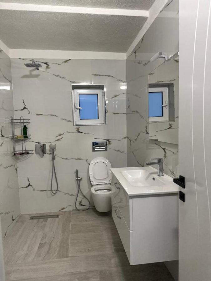 Real Luxury Apartments Sarandë Esterno foto